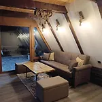 Mountain House With Jacuzzi Vakantiehuis