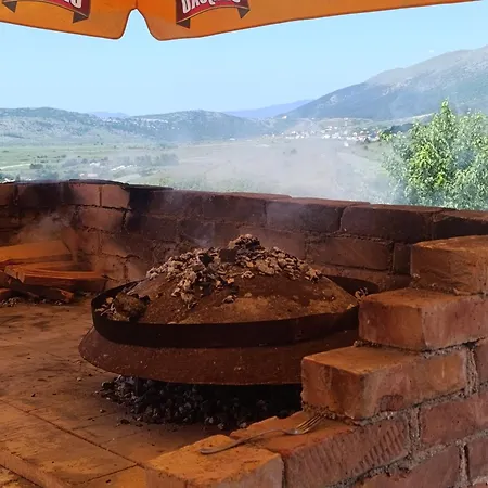 Mountain House With Jacuzzi Tomislavgrad