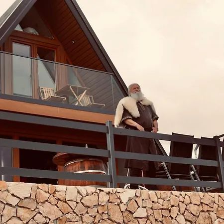 Mountain House With Jacuzzi Vakantiehuis